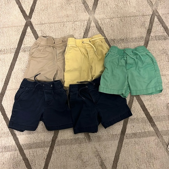 GAP Other - GAP 3T shorts bundle